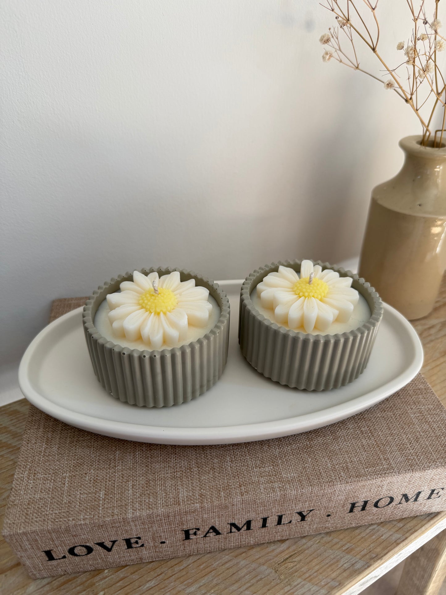Pair of Daisy Candles with Tray